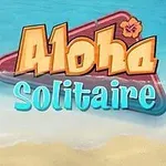 Aallot lyövät hiekkarantaa vasten, pelikortteja ilmassa ja teksti Aloha Solitaire värikkäällä kirjasimella