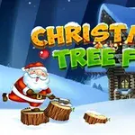 Joulupukki hakkaa halkoja lumisessa maisemassa, taustalla on jouluvaloin koristeltu hirsitalo ja teksti Christmas Tree Fun