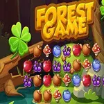 Värikäs metsäaiheinen tausta, jossa on puunrunkoja, kiviä, vihreitä apiloita ja riveissä marjoja sekä sieniä, joiden yläpuolella on keltainen teksti FOREST GAME