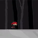 Pieni ninja, jolla on punainen päähuivi, juoksee tummassa metsässä kohti kirkasta, kiiltävää esinettä