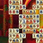 Numerolaattoja ja kirjaimia asettelu värikkään taustan edessä