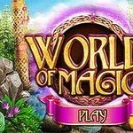 Fantasiateemainen tausta, jossa suuret kultaiset kirjaimet World of Magic ja värikäs lippu tekstillä Play